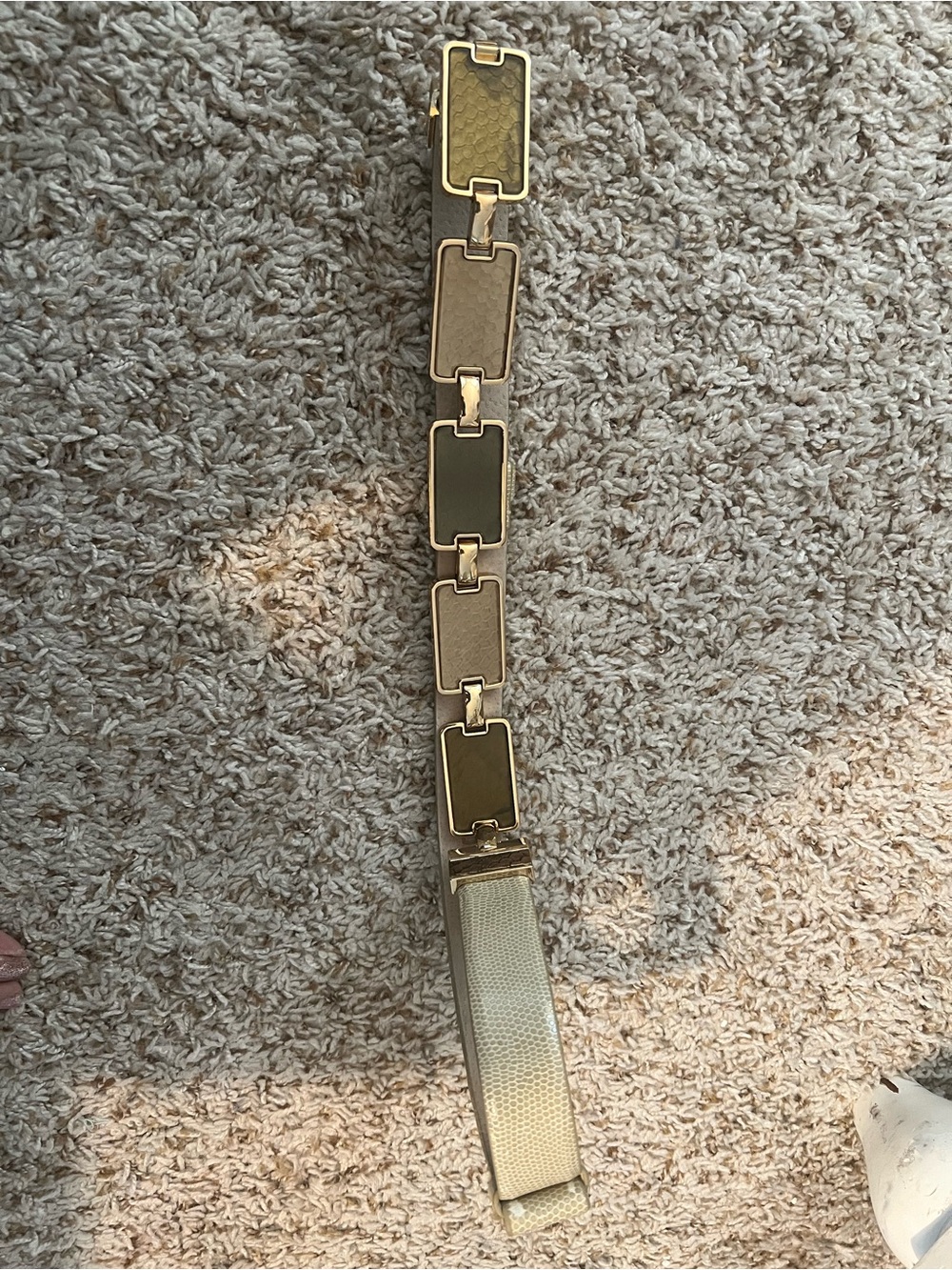 Chico's gold-tone link reptile-embossed tan leather belt size M/L